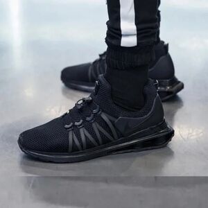 Nike Shox Gravity Triple Black